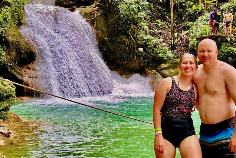 Excursión Al Agujero Azul + Tubing en El Río Bueno, Ocho ríos ...