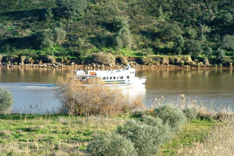 Paseo en Barco por El Guadiana + Comida en Foz de Odeleite Desde ...