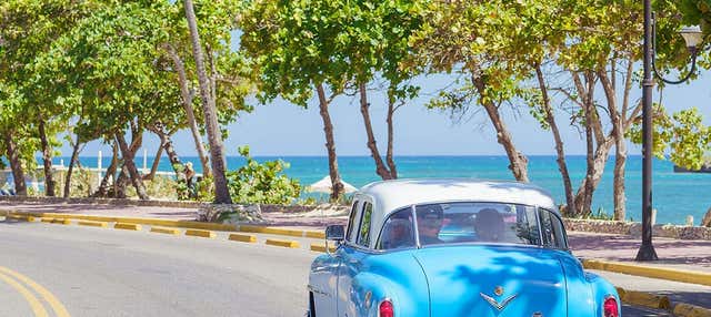 Paseo en Coche Clásico por Puerto Plata - Civitatis.com