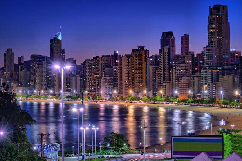 Tour Nocturno Con Cena + Cristo Luz, Balneario Camboriú - Civitatis