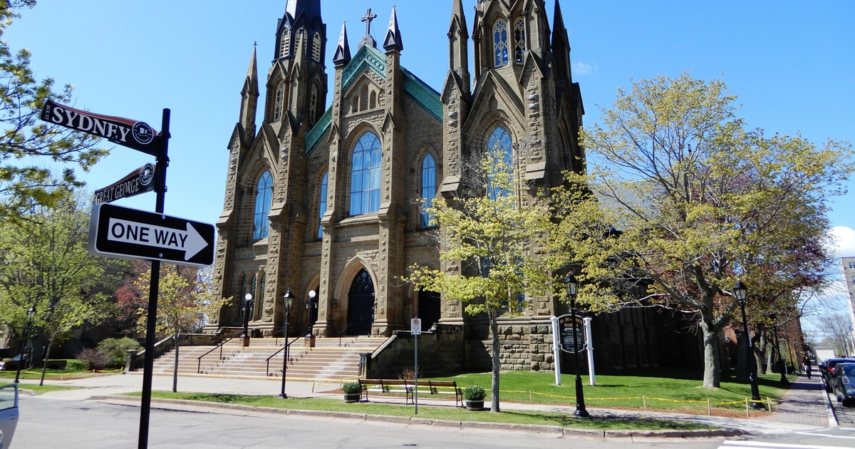 Isla del príncipe Eduardo: Visite A Pie de Charlottetown en Grupo Reducido |