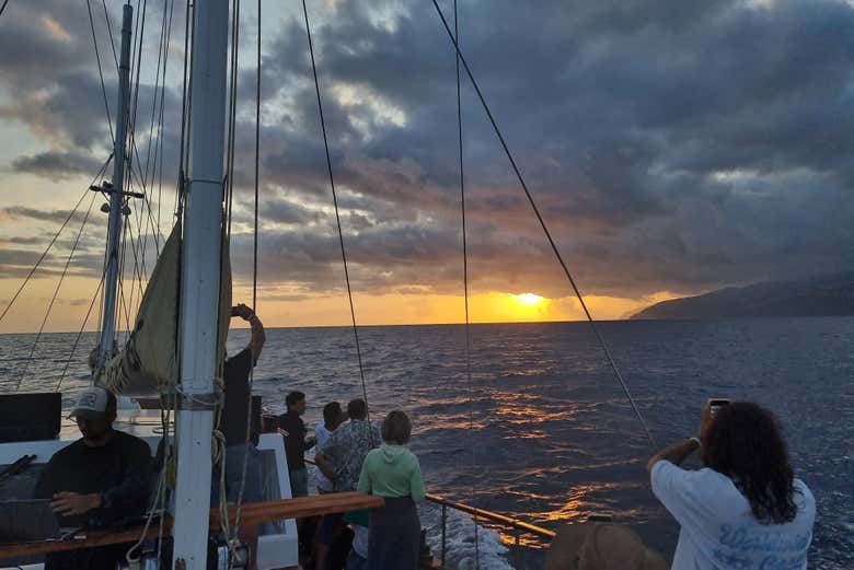 Paseo en Barco Al Atardecer Por Cabo Girão, Funchal - Civitatis