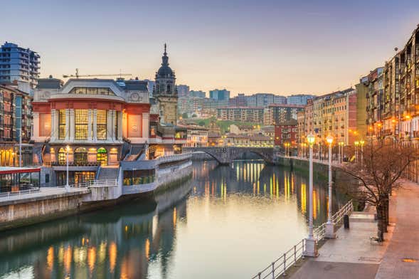 Tour privado por bilbao con guía en español - civitatis.com